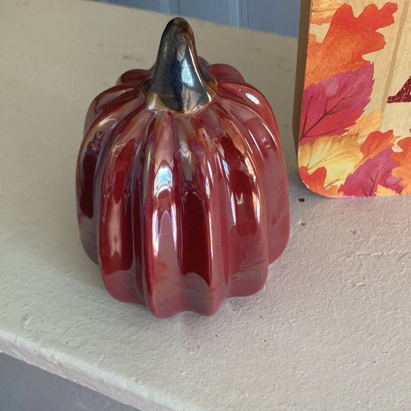 🆕2 Cranberry Pearl Porcelain Pumpkins & Fall Is In The Air Wood Mason Jar Sign - Picture 11 of 17